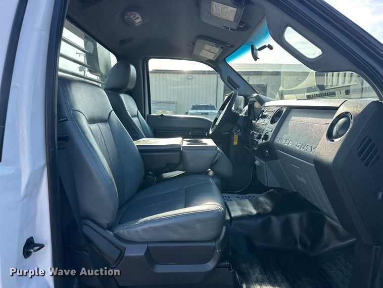 image for item EJ8843 2016 Ford F350 Super Duty flatbed pickup truck