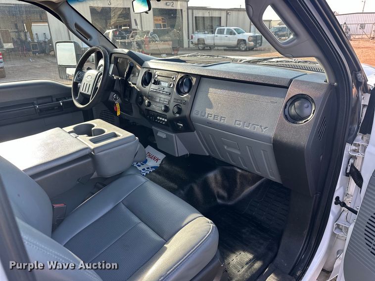 image for item EJ8843 2016 Ford F350 Super Duty flatbed pickup truck