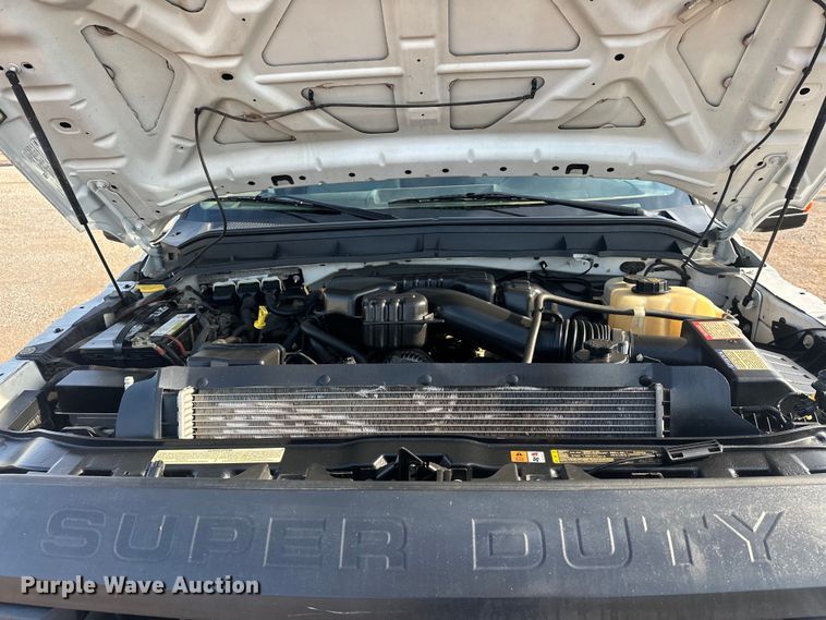 image for item EJ8843 2016 Ford F350 Super Duty flatbed pickup truck