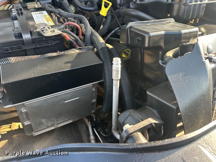 image for item EJ8843 2016 Ford F350 Super Duty flatbed pickup truck