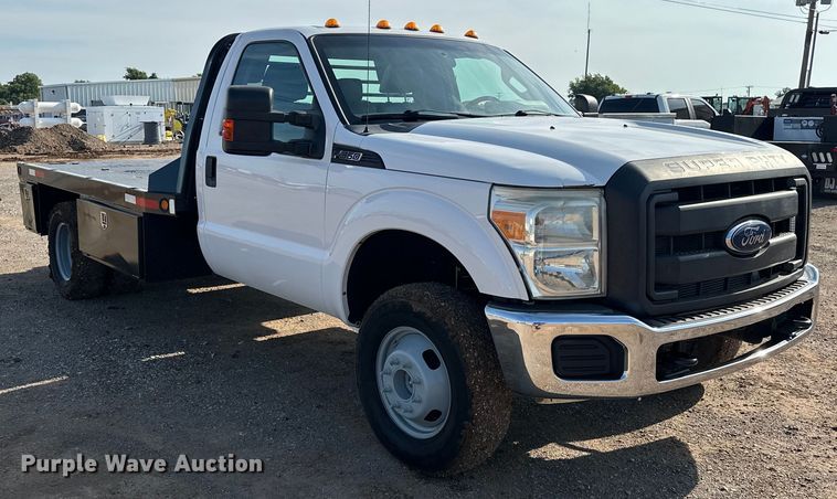 image for item EJ8845 2015 Ford F350 Super Duty flatbed pickup truck