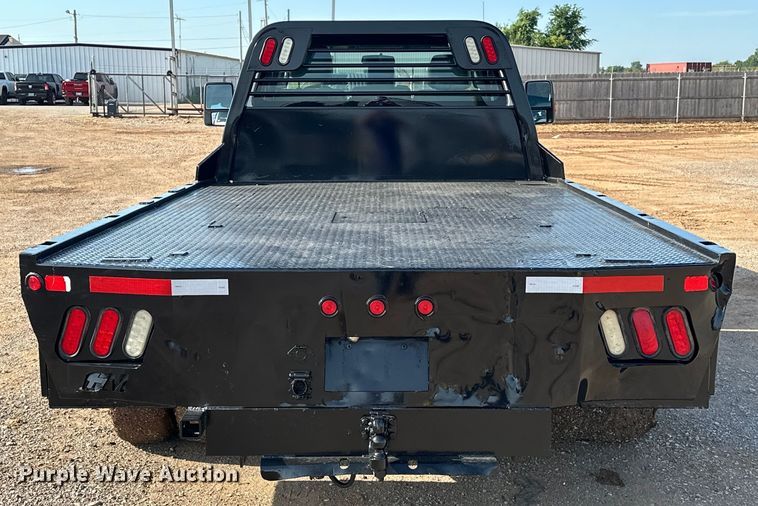 image for item EJ8845 2015 Ford F350 Super Duty flatbed pickup truck