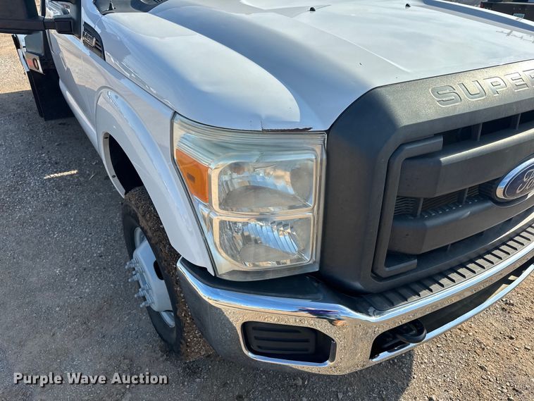 image for item EJ8845 2015 Ford F350 Super Duty flatbed pickup truck