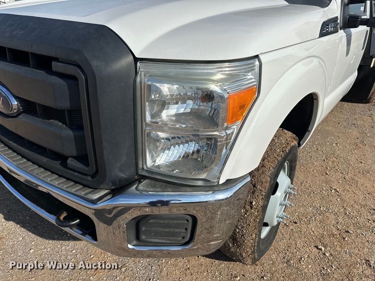 image for item EJ8845 2015 Ford F350 Super Duty flatbed pickup truck