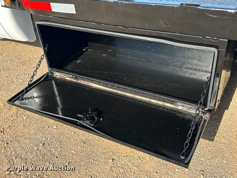 image for item EJ8845 2015 Ford F350 Super Duty flatbed pickup truck