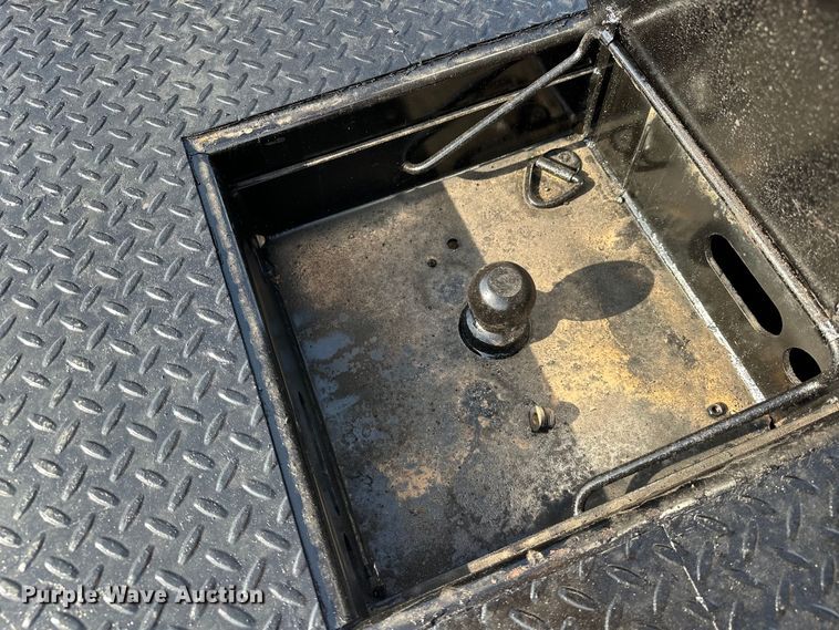 image for item EJ8845 2015 Ford F350 Super Duty flatbed pickup truck