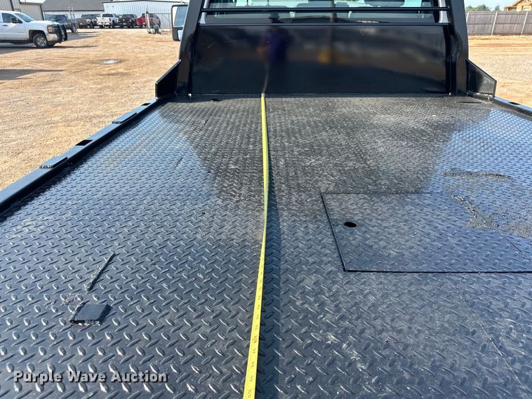 image for item EJ8845 2015 Ford F350 Super Duty flatbed pickup truck