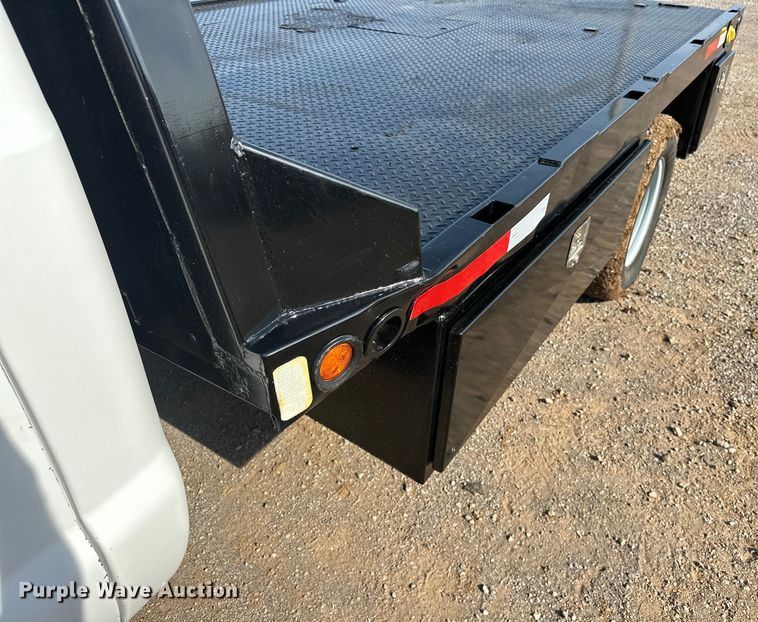 image for item EJ8845 2015 Ford F350 Super Duty flatbed pickup truck