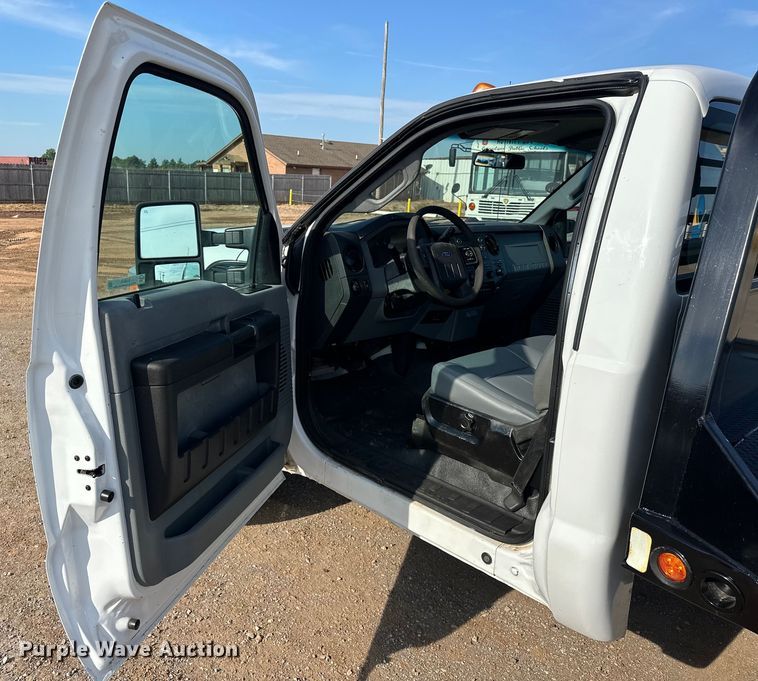 image for item EJ8845 2015 Ford F350 Super Duty flatbed pickup truck