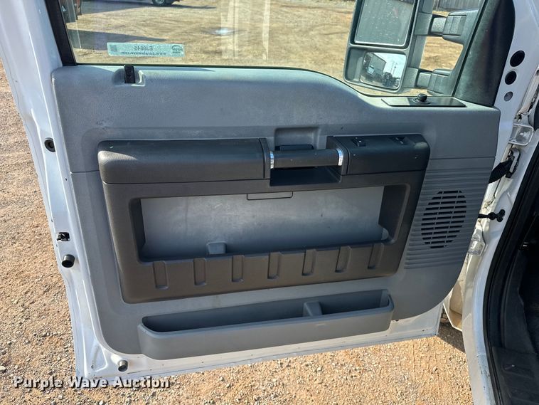 image for item EJ8845 2015 Ford F350 Super Duty flatbed pickup truck