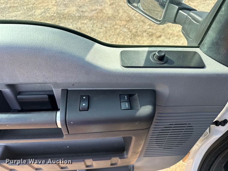 image for item EJ8845 2015 Ford F350 Super Duty flatbed pickup truck