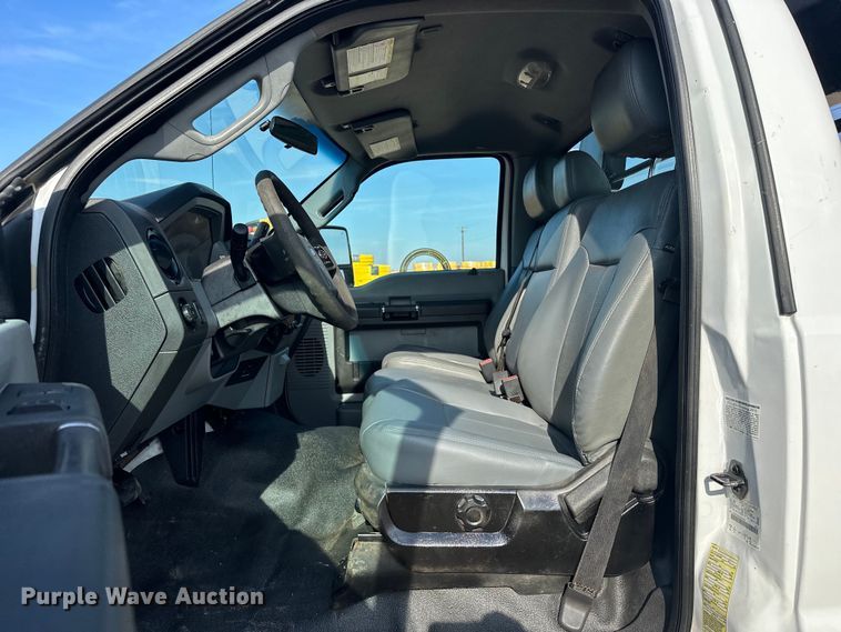 image for item EJ8845 2015 Ford F350 Super Duty flatbed pickup truck