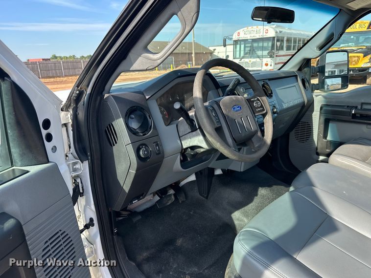 image for item EJ8845 2015 Ford F350 Super Duty flatbed pickup truck