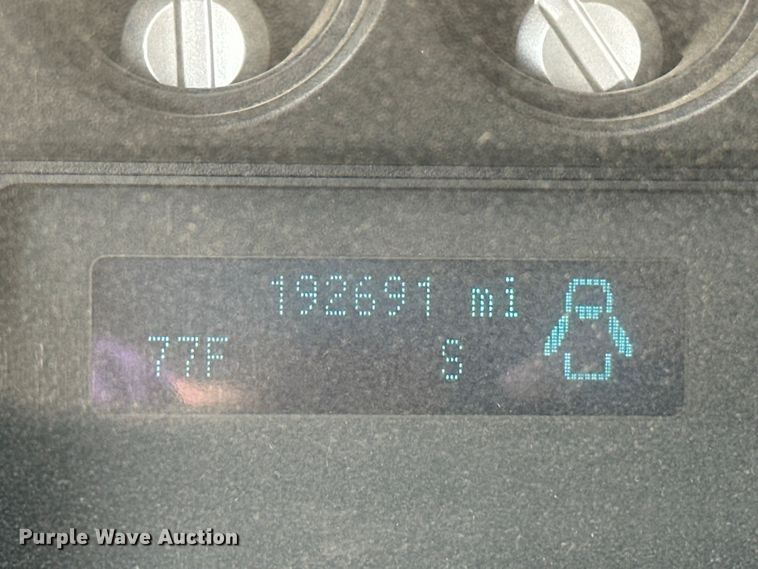 image for item EJ8845 2015 Ford F350 Super Duty flatbed pickup truck