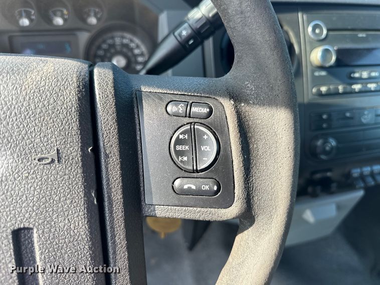 image for item EJ8845 2015 Ford F350 Super Duty flatbed pickup truck