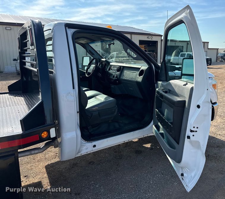 image for item EJ8845 2015 Ford F350 Super Duty flatbed pickup truck