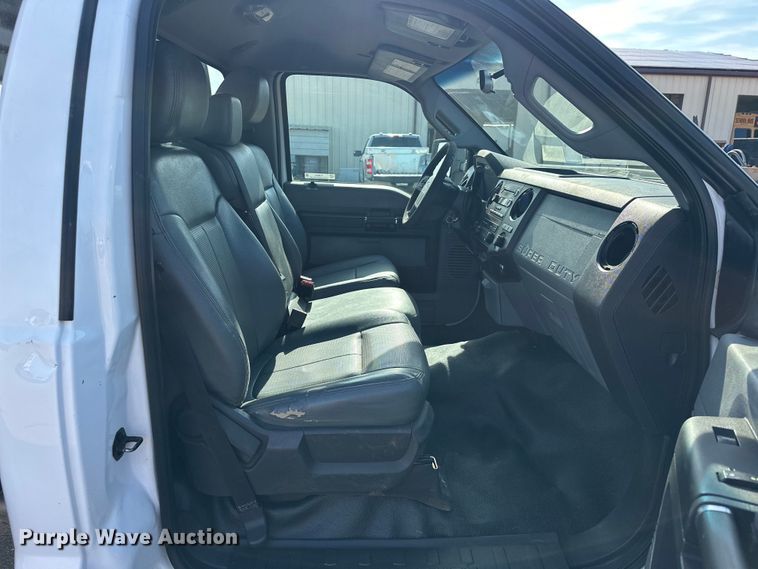 image for item EJ8845 2015 Ford F350 Super Duty flatbed pickup truck