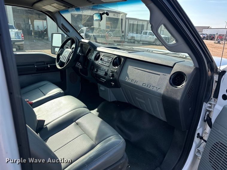 image for item EJ8845 2015 Ford F350 Super Duty flatbed pickup truck