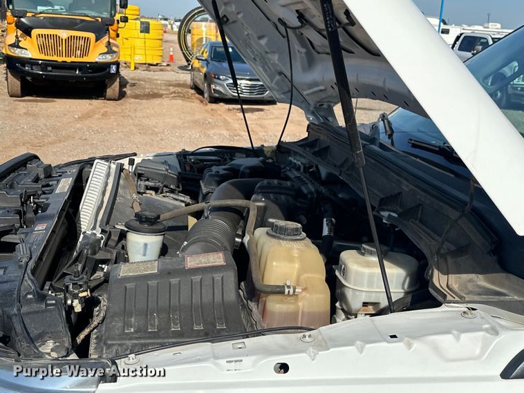 image for item EJ8845 2015 Ford F350 Super Duty flatbed pickup truck