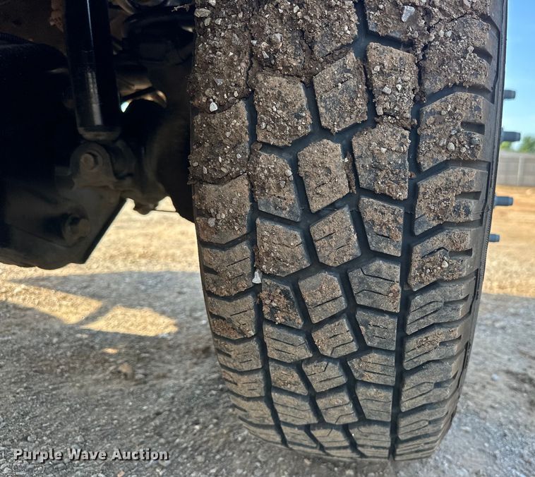 image for item EJ8845 2015 Ford F350 Super Duty flatbed pickup truck