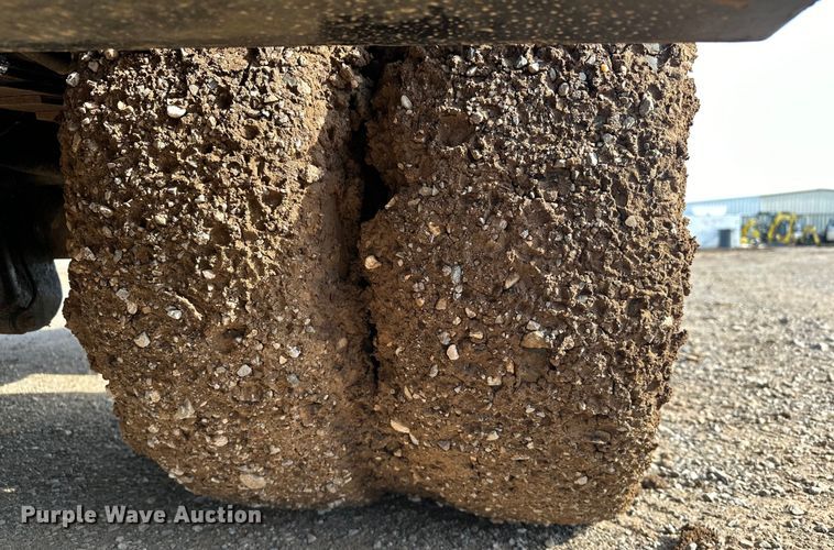 image for item EJ8845 2015 Ford F350 Super Duty flatbed pickup truck