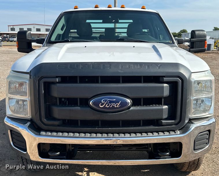 image for item EJ8846 2014 Ford F350 Super Duty flatbed pickup truck