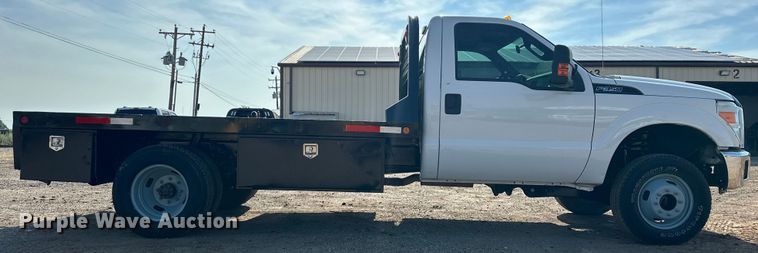 image for item EJ8846 2014 Ford F350 Super Duty flatbed pickup truck