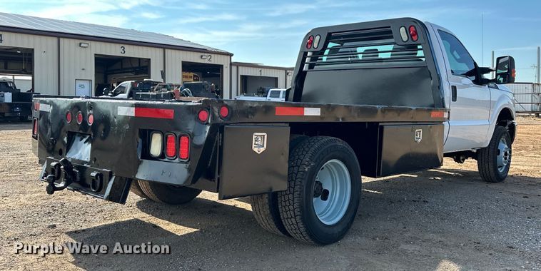 image for item EJ8846 2014 Ford F350 Super Duty flatbed pickup truck
