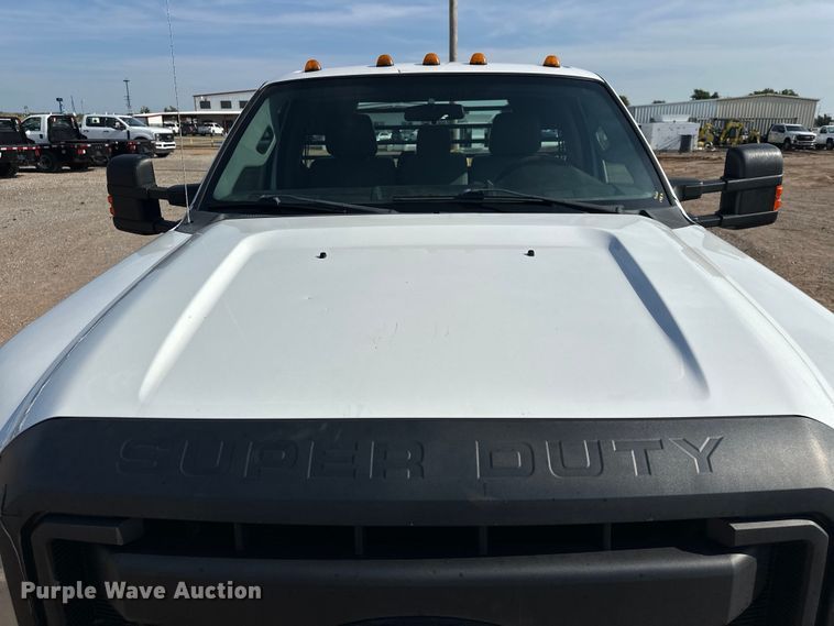 image for item EJ8846 2014 Ford F350 Super Duty flatbed pickup truck