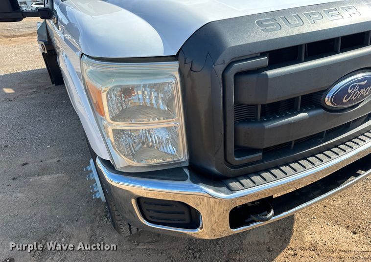 image for item EJ8846 2014 Ford F350 Super Duty flatbed pickup truck