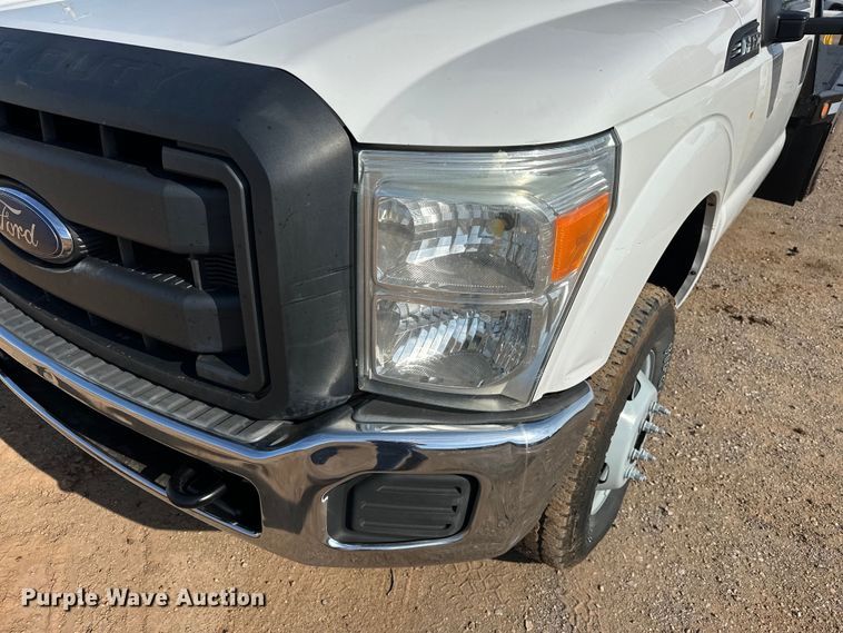 image for item EJ8846 2014 Ford F350 Super Duty flatbed pickup truck