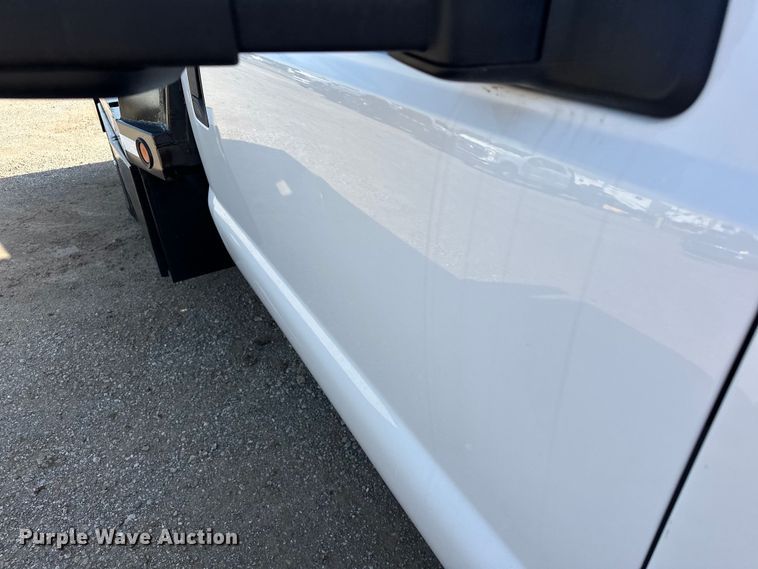 image for item EJ8846 2014 Ford F350 Super Duty flatbed pickup truck