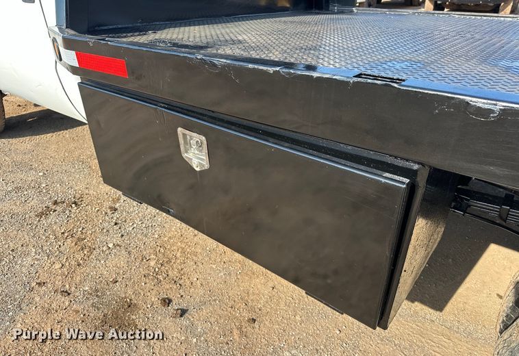 image for item EJ8846 2014 Ford F350 Super Duty flatbed pickup truck