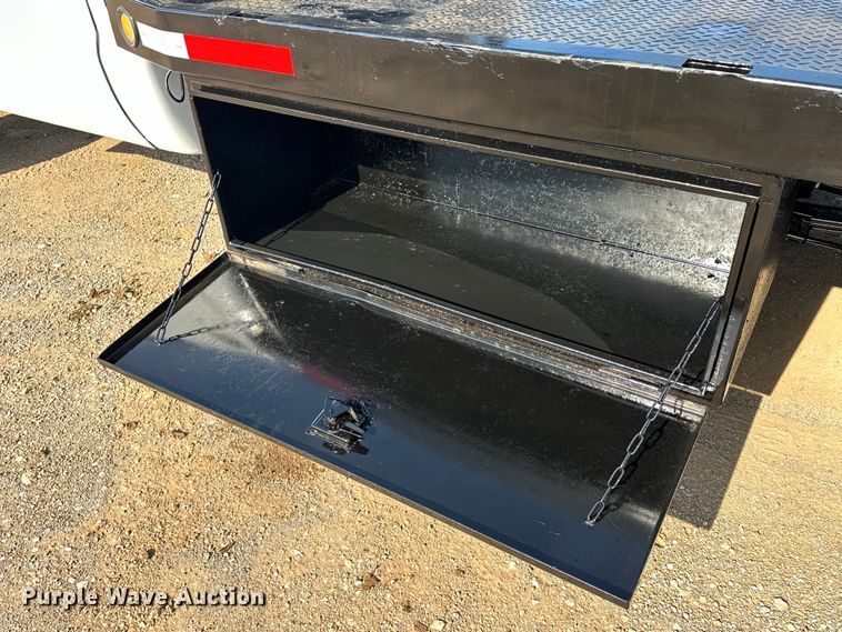 image for item EJ8846 2014 Ford F350 Super Duty flatbed pickup truck