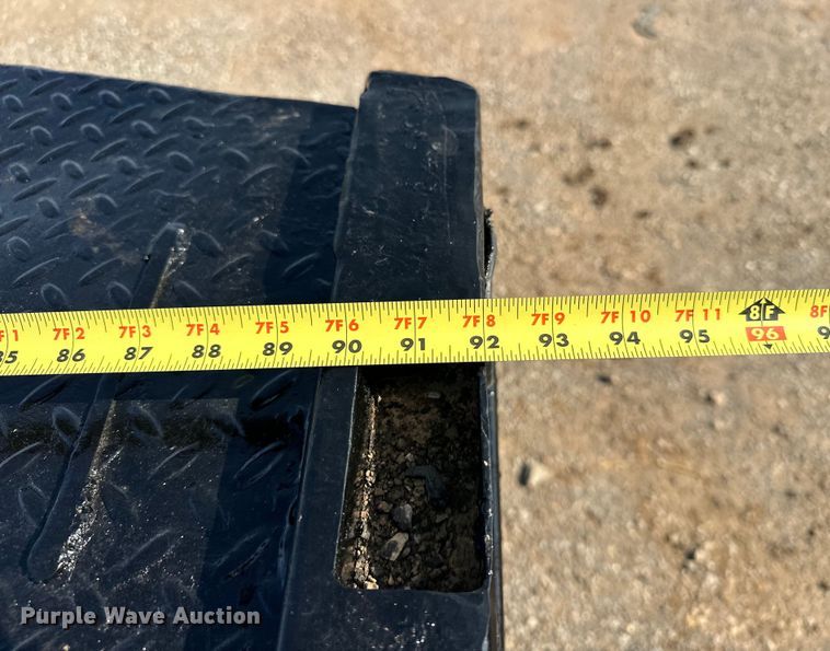 image for item EJ8846 2014 Ford F350 Super Duty flatbed pickup truck