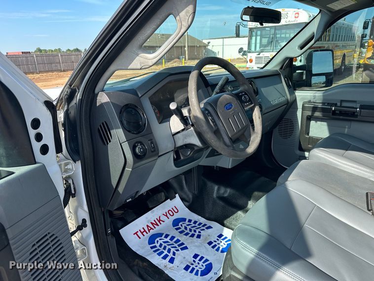 image for item EJ8846 2014 Ford F350 Super Duty flatbed pickup truck