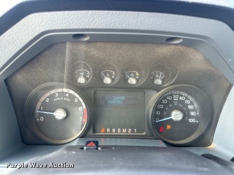 image for item EJ8846 2014 Ford F350 Super Duty flatbed pickup truck