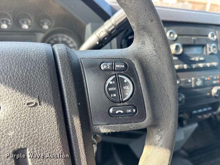 image for item EJ8846 2014 Ford F350 Super Duty flatbed pickup truck