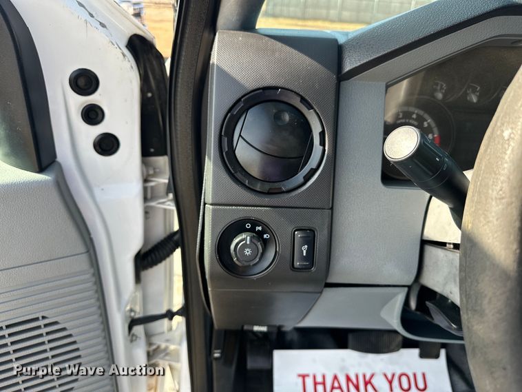 image for item EJ8846 2014 Ford F350 Super Duty flatbed pickup truck