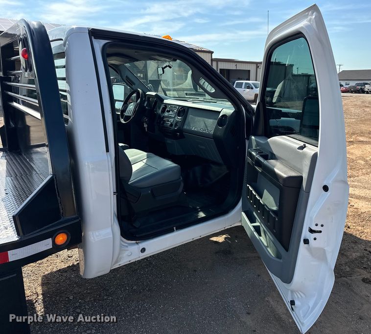 image for item EJ8846 2014 Ford F350 Super Duty flatbed pickup truck