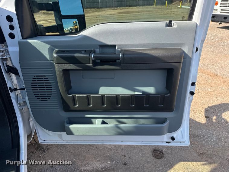 image for item EJ8846 2014 Ford F350 Super Duty flatbed pickup truck