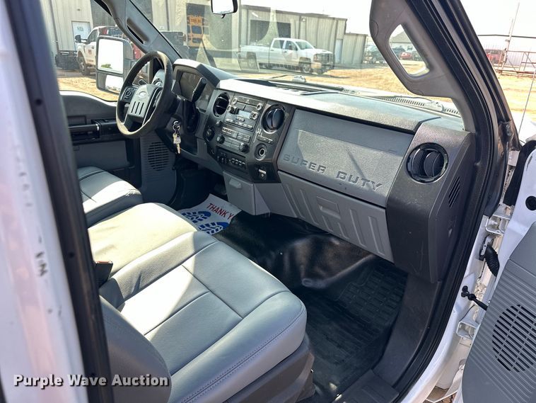 image for item EJ8846 2014 Ford F350 Super Duty flatbed pickup truck