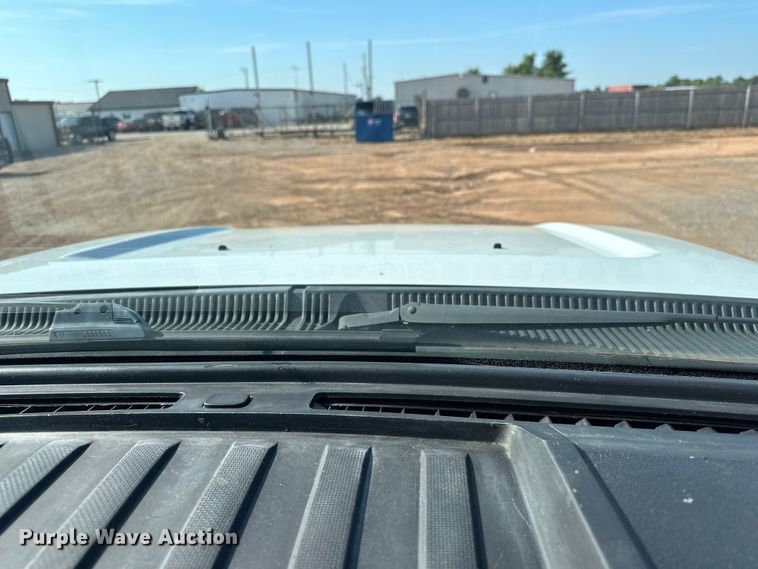 image for item EJ8846 2014 Ford F350 Super Duty flatbed pickup truck