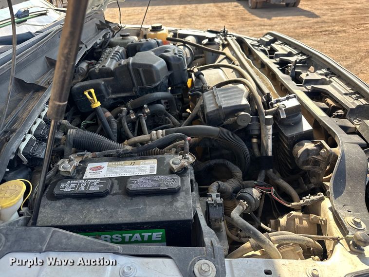 image for item EJ8846 2014 Ford F350 Super Duty flatbed pickup truck