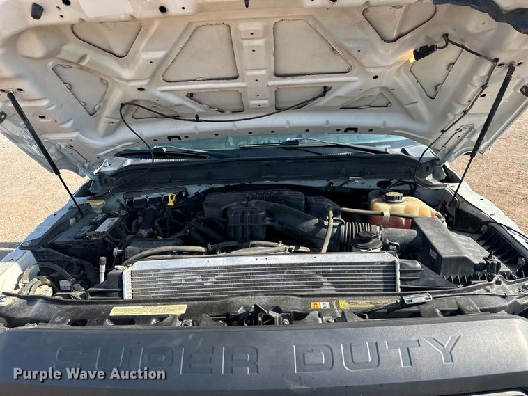 image for item EJ8846 2014 Ford F350 Super Duty flatbed pickup truck