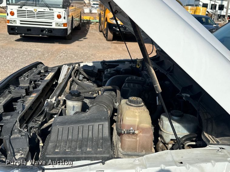 image for item EJ8846 2014 Ford F350 Super Duty flatbed pickup truck