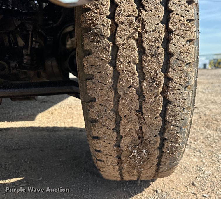 image for item EJ8846 2014 Ford F350 Super Duty flatbed pickup truck