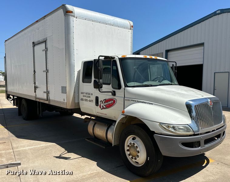 image for item EJ8855 2011 International  DuraStar 4400  box truck