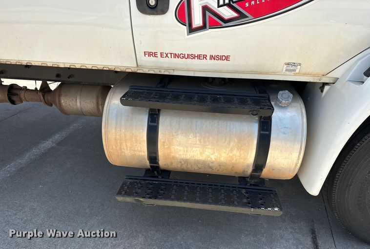 image for item EJ8855 2011 International  DuraStar 4400  box truck