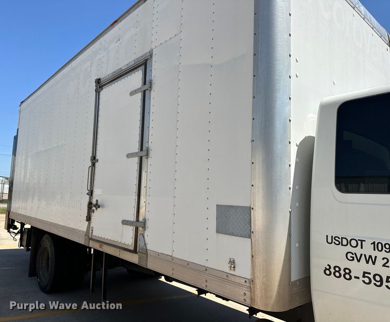 image for item EJ8855 2011 International  DuraStar 4400  box truck